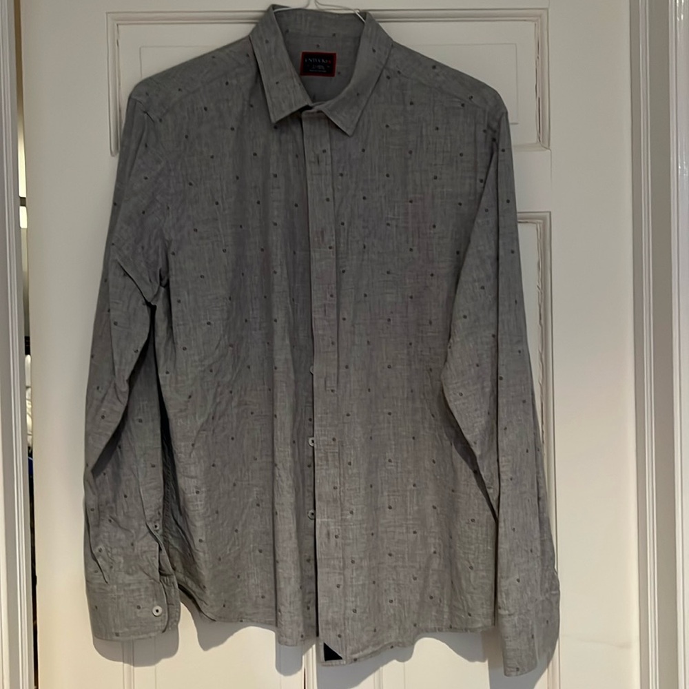 Men’s grey UNTUCKit shirt size XL